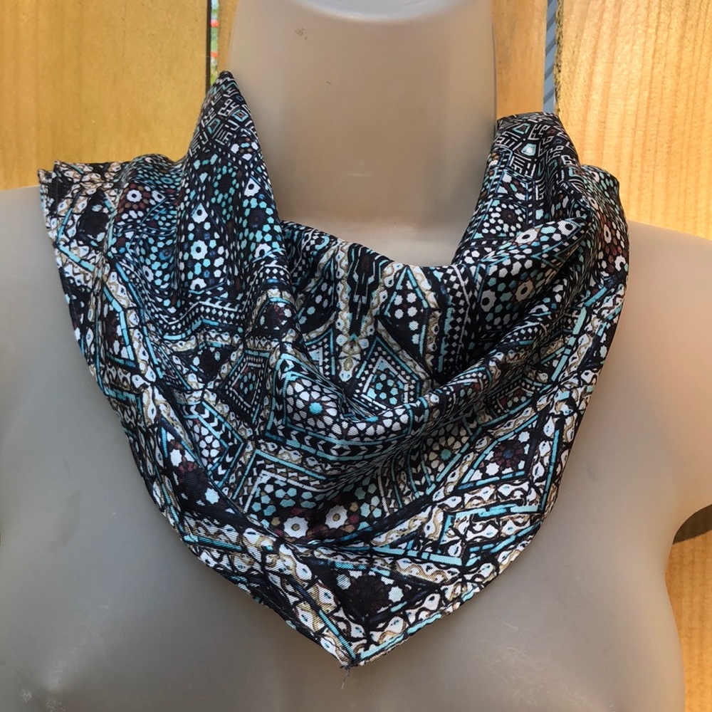 VTG Diamond Shape Lovely Scarf